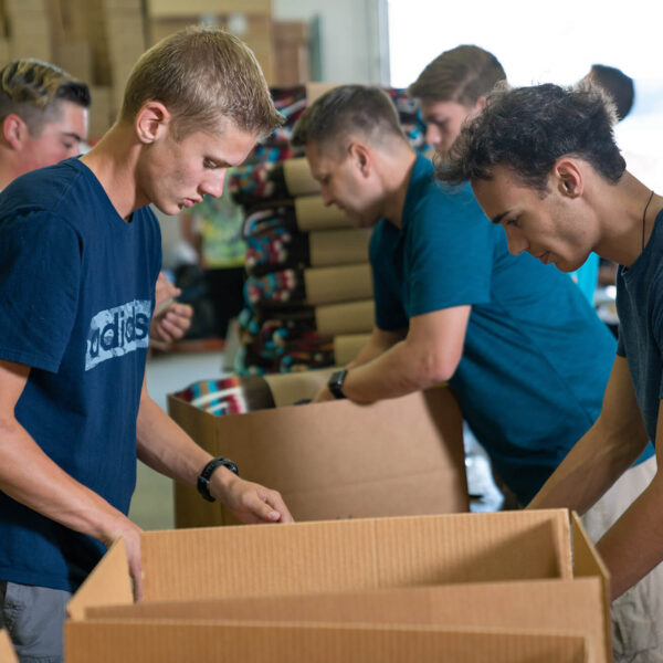 students doing volunteer work