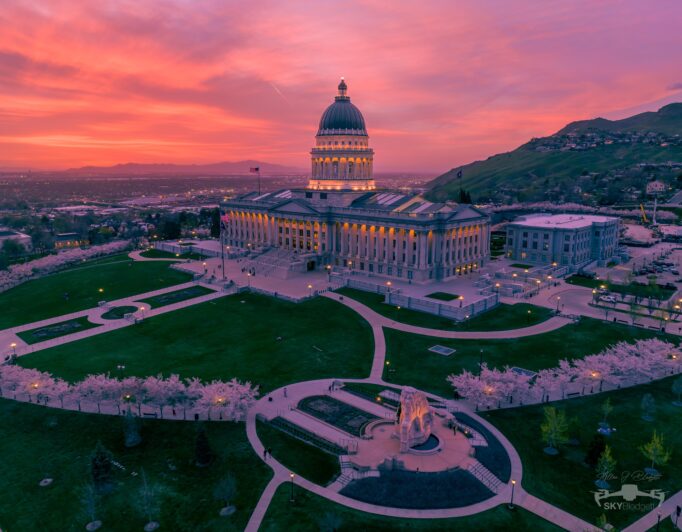 gorgeous-sunset-last-night-at-the-capitol-building-4-27-v0-18qon7r1kqwa1-682×532 Utah capitol building campus at sunset